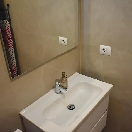 Appartamento Tam Serviced Shallvaret District *