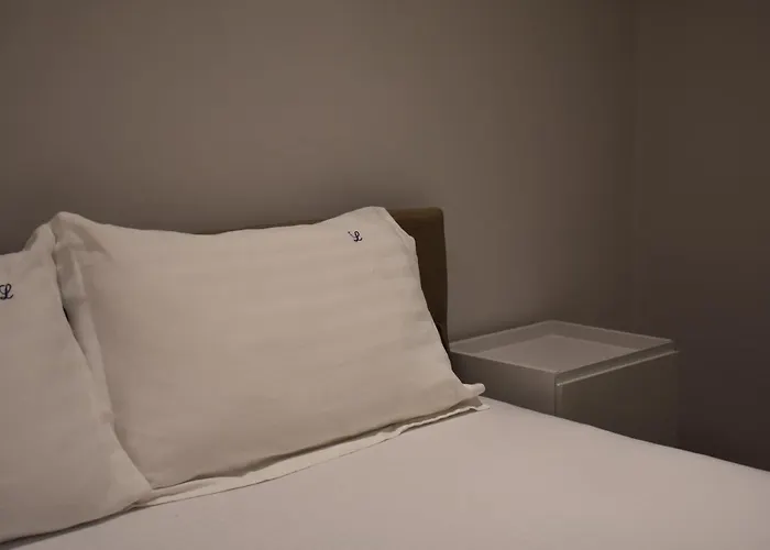 Tam Serviced Shallvaret District Apartment *