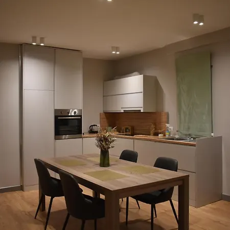 Tam Serviced Shallvaret District Apartment *