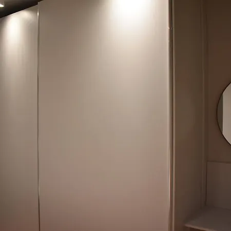 Appartement Tam Serviced Shallvaret District