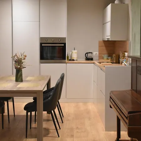 Tam Serviced Shallvaret District Appartement *