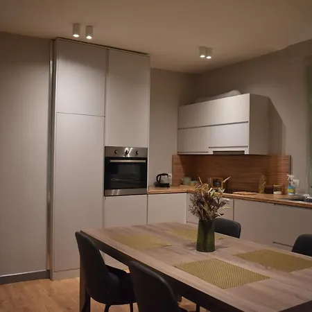 Tam Serviced Shallvaret District * Tirana