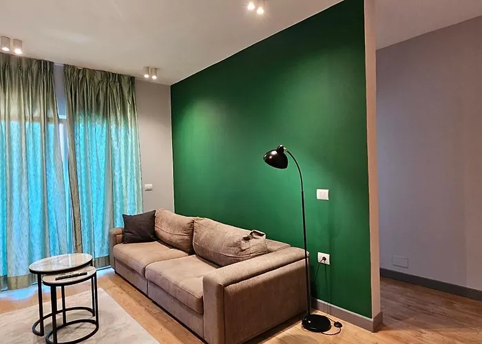 Tam Serviced Shallvaret District Τίρανα